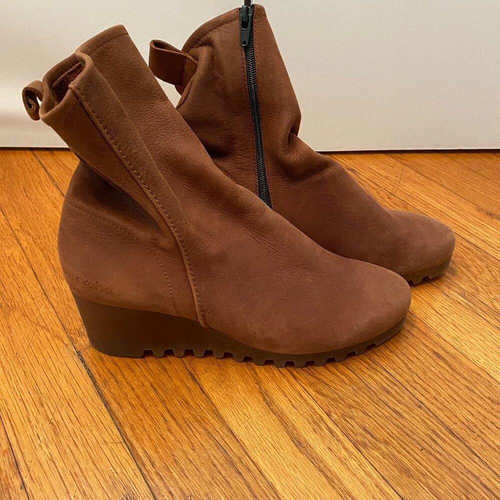 Arche, French nubuck leather ankle boot, size 36 (equivalent to size 5-6 U.S.)